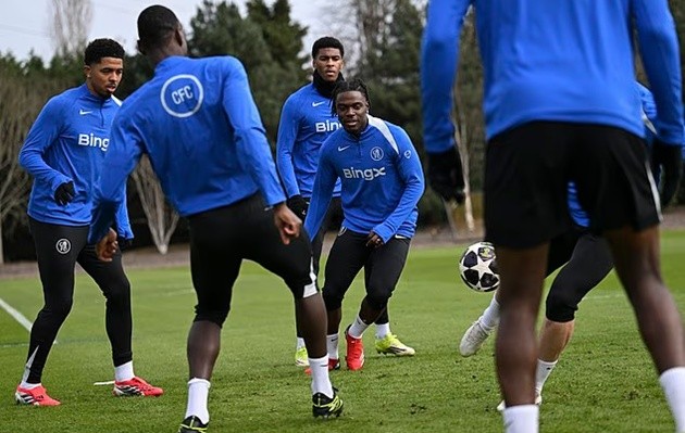 Đội hình Chelsea bị lộ trước trận PSG.