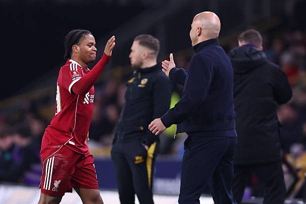 Slot cần phải trao cơ hội đá chính cho Ngumoha.