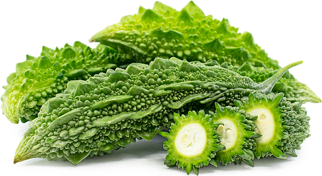 Nhờ đặc tính thanh mát cùng hàm lượng vitamin phong phú, khổ qua có thể hỗ trợ làm dịu da, giảm mụn và cải thiện độ sáng khỏe cho làn da.