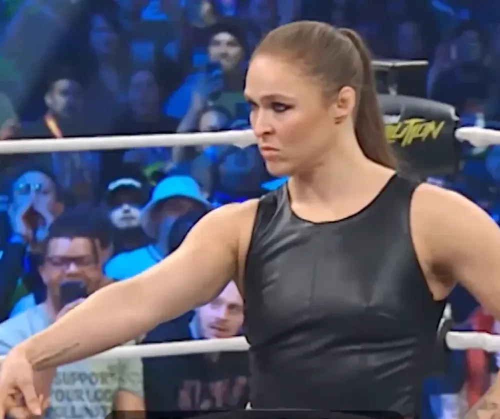 Ronda Rousey đối mặt Toni Storm tại sự kiện AEW Revolution