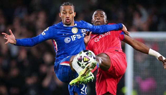 Chelsea nỗ lực trong vô vọng.