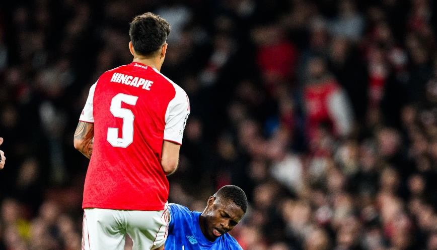 Piero Hincapie (8 điểm): Có pha di chuyển cắt ngang vòng cấm rất hay để ngăn chặn cú sút của Alex Grimaldo trong hiệp một. Tiếp tục có những pha cản phá then chốt ở các khu vực quan trọng, một màn trình diễn đỉnh cao khác và nhiều khả năng giúp anh cạnh tranh suất đá chính ở trận chung kết.