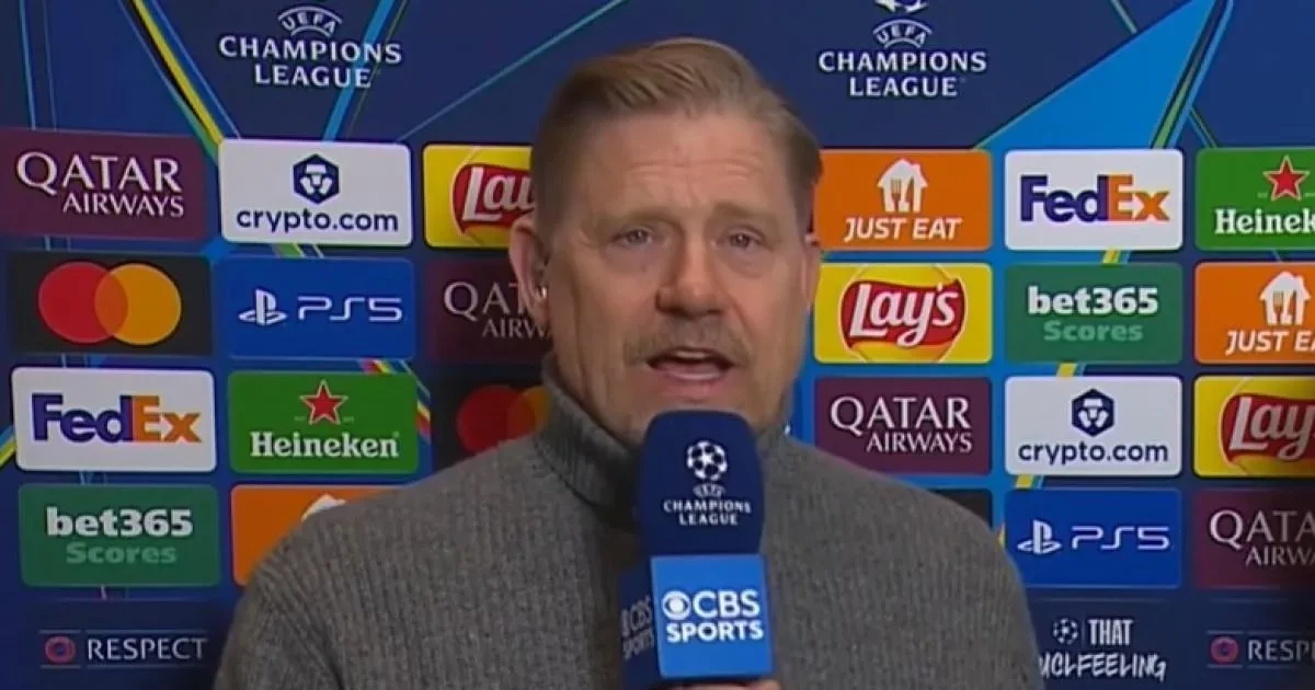 Chuyển mình từ cầu thủ sang chuyên gia.