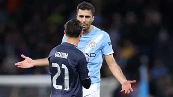 Brahim (6,8): Thua thiệt tốc độ trước Khusanov, nhưng kịp để lại dấu ấn với pha rê bóng vặn sườn Dias.