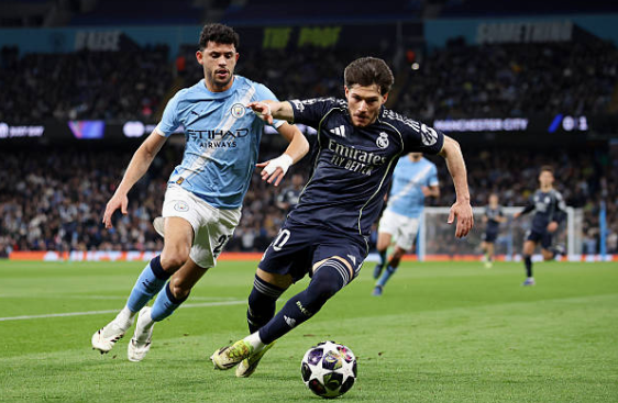 Nunes (6.6): Hoạt động năng nổ bên cánh phải, tích cực dâng cao hỗ trợ các đợt tấn công của đội nhà bằng những pha leo biên tốc độ trước khi bị thay ra nghỉ sớm.