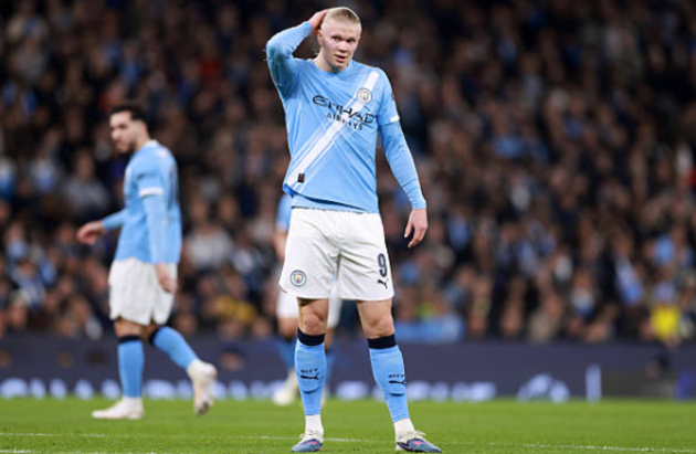 Haaland (7.4): Cầu thủ xuất sắc nhất đội khi trực tiếp ghi bàn và thi đấu xông xáo hơn hẳn lượt đi, luôn là mối đe dọa thường trực trước khi rời sân nhường chỗ cho đồng đội.