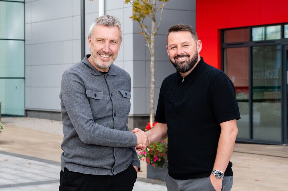 Từ hàng chờ trợ cấp đến đỉnh cao học viện.