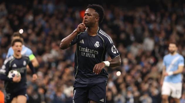 Vinicius ăn mừng đáp trả màn chế giễu của CĐV Man City ở mùa giải trước.