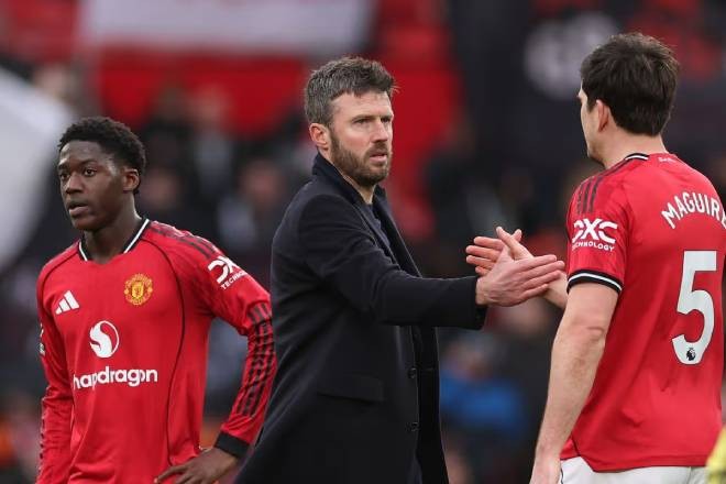 Carrick hồi sinh MU ngoạn mục.