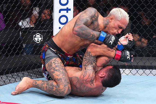 Charles Oliveira và HLV Diego Lima