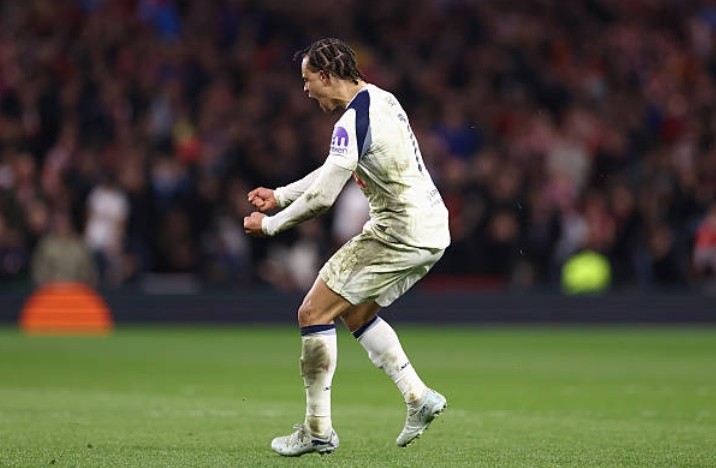 Tottenham giành chiến thắng nhưng không đủ để giúp họ đi tiếp.