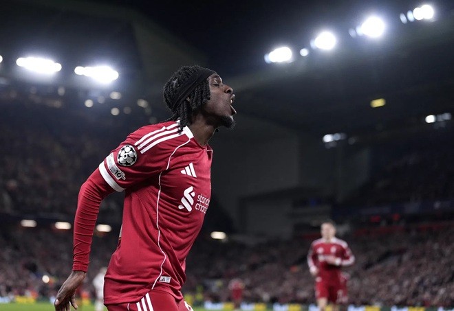 Jeremie Frimpong (6,9): Phải đối đầu với một Yilmaz đầy nguy hiểm nhưng đã hoàn thành tốt nhiệm vụ.