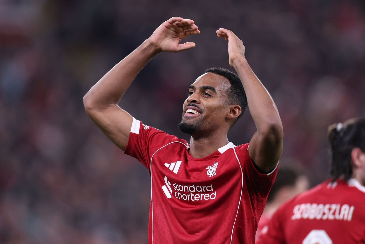 Ryan Gravenberch (7,8): Thể hiện tầm ảnh hưởng lớn ở khu trung tuyến và trực tiếp ghi bàn thắng thứ ba, qua đó tạo ra cách biệt an toàn và đánh gục mọi ý chí của đối thủ.