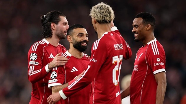 Ekitike ngưỡng mộ Salah.