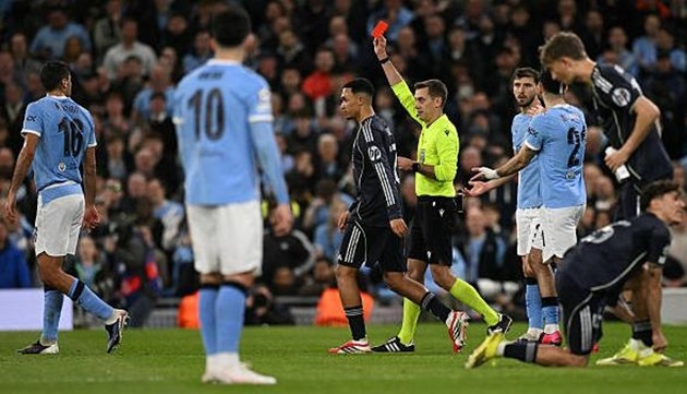 Man City không thể tạo nên điều kỳ diệu sau khi thua 0-3 ở lượt đi.