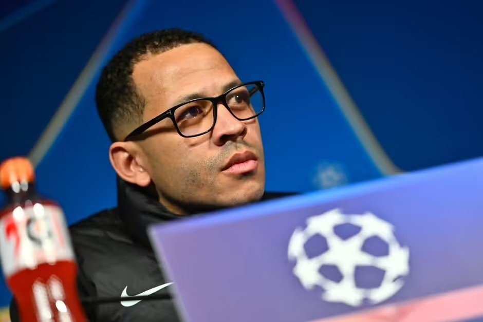 HLV Liam Rosenior được cho là vẫn an toàn sau chuỗi trận bết bát.