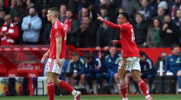 Nottingham Forest ưu tiên cho việc trụ hạng Ngoại hạng Anh.