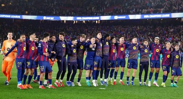 Barca hiên ngang tiến vào tứ kết.