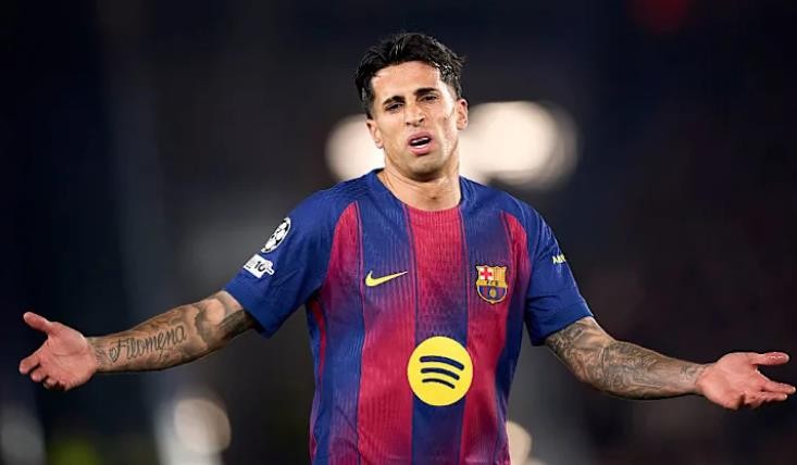 Hàng thủ Barca để lại những nỗi lo lớn.