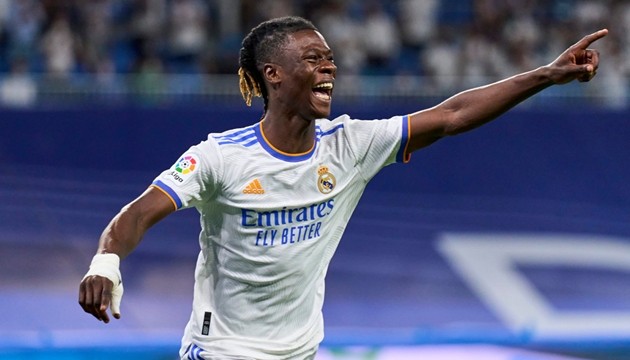 Liverpool theo sát thương vụ Camavinga.