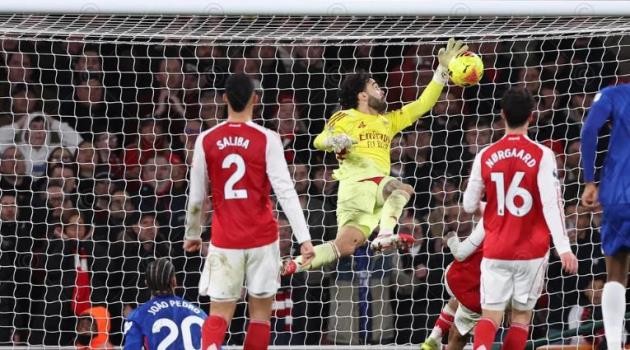 Huyền thoại Henry dành lời khen ngợi cho Raya.