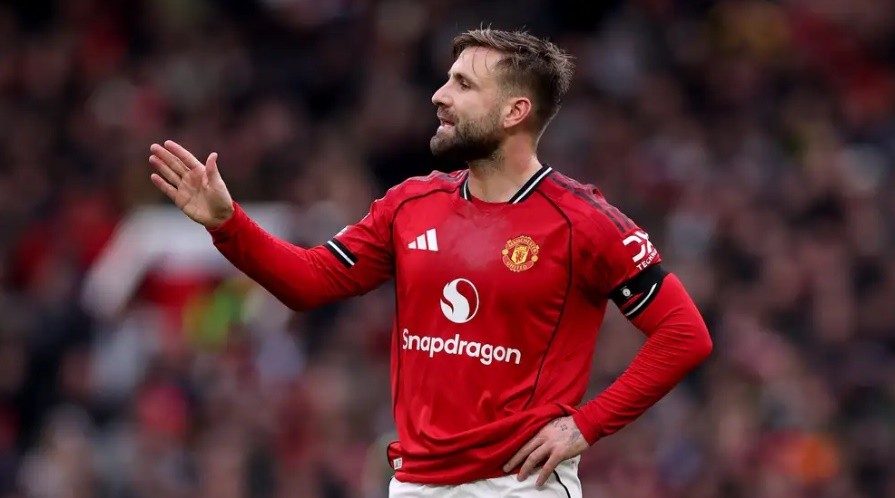 Shaw hay Dalot không phải là những lựa chọn lâu dài cho vị trí hậu vệ cánh MU.