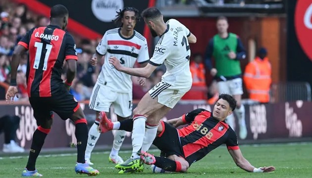 Thử thách khó khăn dành cho thầy trò Michael Carrick.