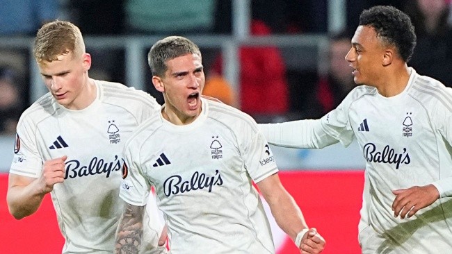 Nottingham giành vé vào tứ kết Europa League.