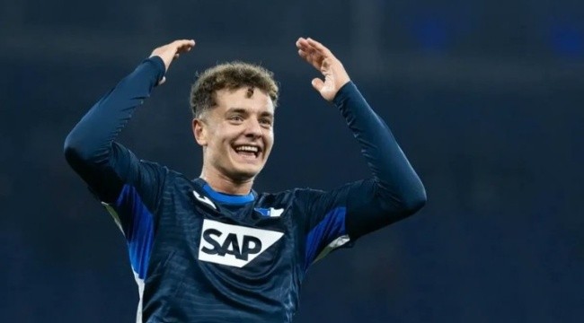  Fisnik Asllani lọt mắt xanh nhiều ông lớn châu Âu,