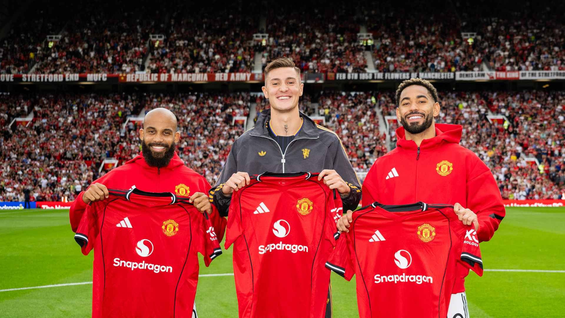 Chuyển nhượng MU, thành công và thất vọng song hành.