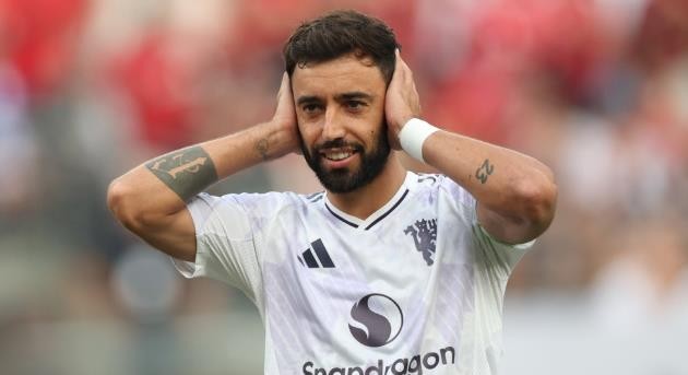 MU vẫn hay gặp may mắn với chiếc áo trắng sân khách.