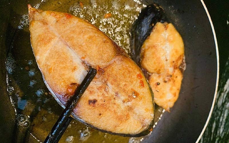 Đừng ướp muối sống nữa, thêm một bước cá thu chiên giòn rụm, thơm nức