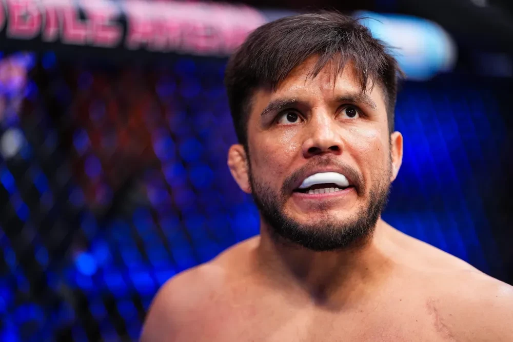 Henry Cejudo bước vào lồng bát giác tại sự kiện UFC 323