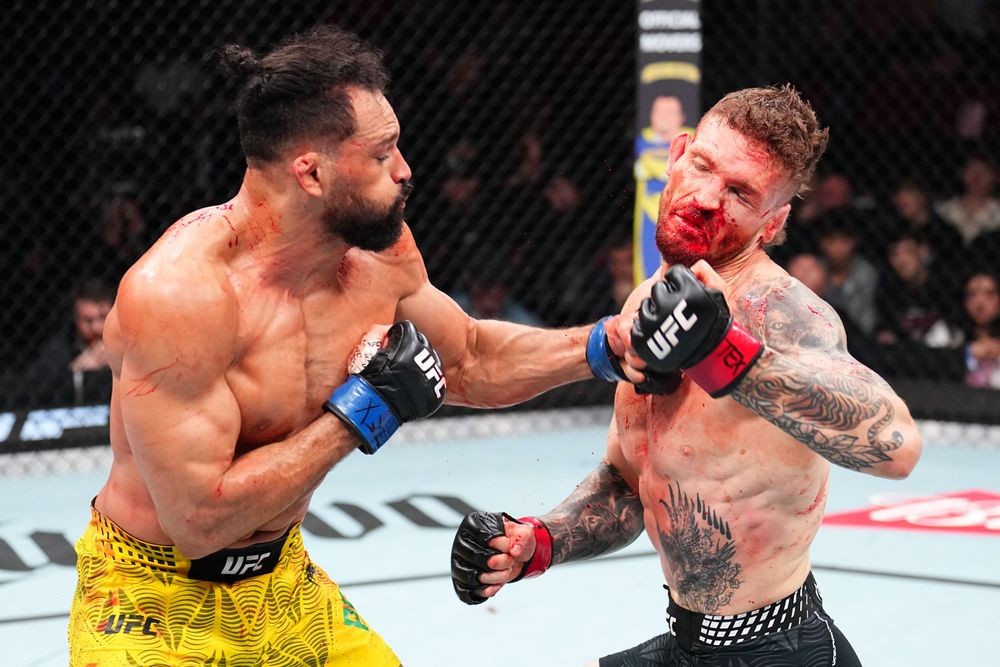 Michel Pereira ăn mừng chiến thắng tại UFC Fight Night