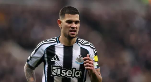 Bruno Guimaraes được liên kết nhiều với Man Utd.