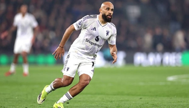 Tiền đạo cắm: Bryan Mbeumo (6.9 điểm) Mbeumo di chuyển rộng và tích cực kết nối với các vệ tinh xung quanh để tạo ra các cơ hội phối hợp. Tuy nhiên, anh lại thiếu đi sự sắc bén cần thiết của một trung phong trong vòng cấm để chuyển hóa những tình huống thuận lợi thành bàn thắng cụ thể.