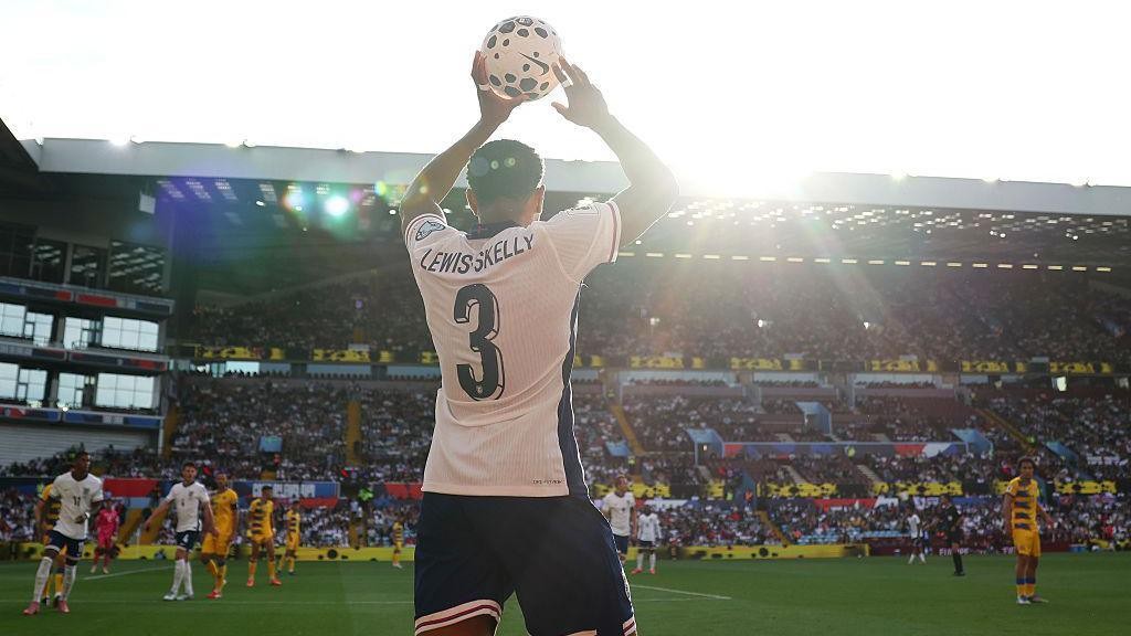 Khi ném biên dài trở thành xu hướng mới.