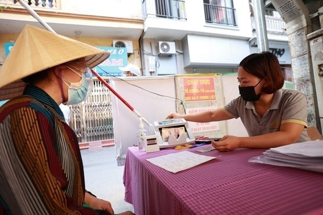 Bộ Nội vụ đang tiến hành lấy ý kiến về dự thảo Nghị định điều chỉnh lương hưu, trợ cấp bảo hiểm xã hội (BHXH) và trợ cấp hàng tháng, trong đó đưa ra hai phương án điều chỉnh được dự kiến áp dụng từ ngày 1/7/2026. 