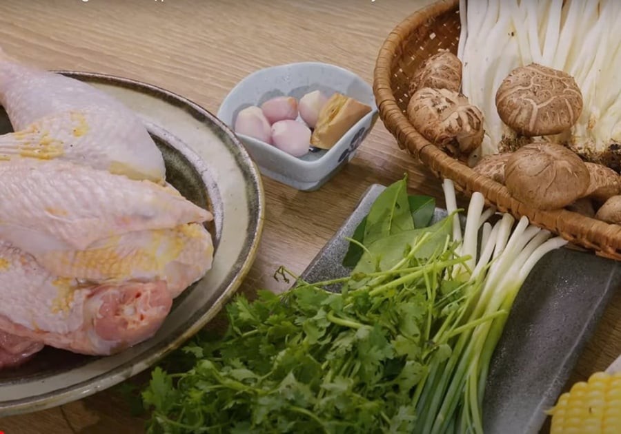 Nguyên liệu làm canh thịt gà nấu nấm hương