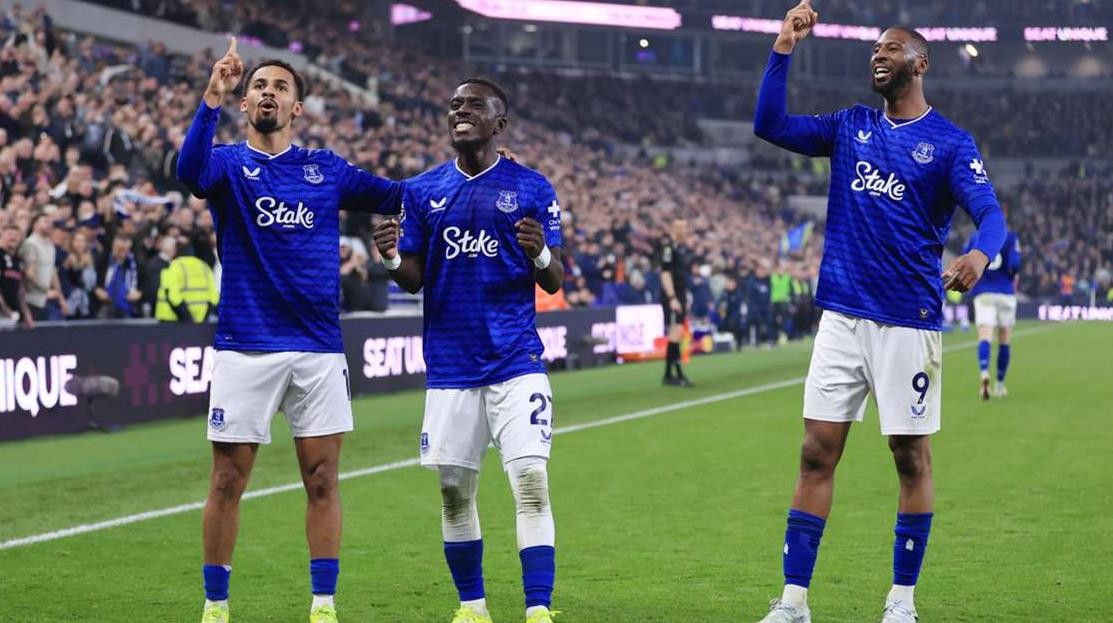 Everton xứng đáng với thắng lợi 3-0.