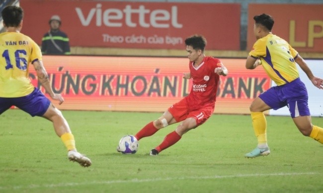 Khuất Văn Khang trong màu áo Thể Công Viettel.