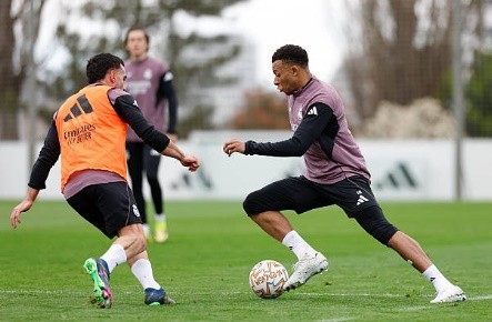 Mbappe tập luyện chăm chỉ trước thềm màn đại chiến.