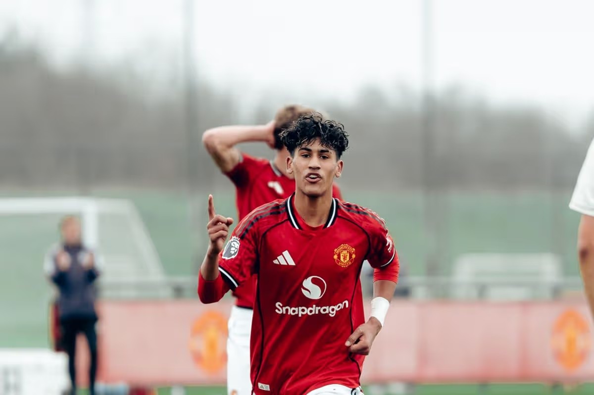 JJ Gabriel đang gây ấn tượng trong màu áo các đội tuyển trẻ Man Utd.