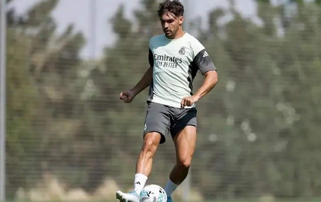 Asencio bất ngờ vắng mặt trước Atletico Madrid. 