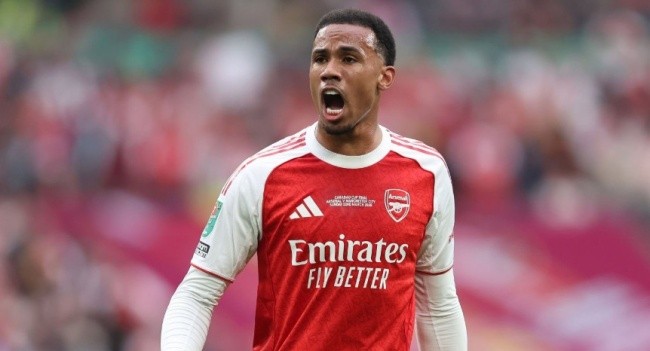 Gabriel Magalhaes - 6 điểm. Tương tự như người đồng đội Saliba, Gabriel có một trận đấu đầy máu lửa. Anh giành chiến thắng trong phần lớn các cuộc đấu tay đôi, nhưng ngoài những tình huống va chạm đó, Gabriel không đóng góp được nhiều vào việc tổ chức hàng thủ trước Man City.