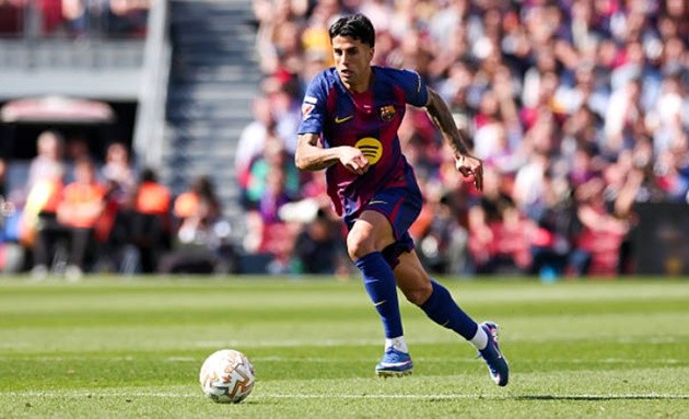 Joao Cancelo (7.8): Tiếp tục là mối đe dọa tấn công thường trực khi dạt biên lẫn bó vào trung lộ. Chính đường tạt bóng chuẩn xác từ tình huống cố định của anh đã kiến tạo cho Araujo ghi bàn.