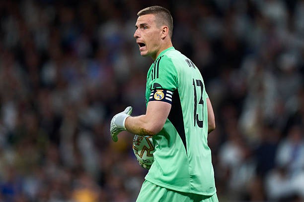 Andriy Lunin — 7 điểm: Khả năng phân phối bóng cần được cải thiện và suýt chút nữa đã biếu không cho Atletico một bàn thắng sau pha chuyền hỏng. Dù vậy, thủ thành người Ukraine đã kịp gỡ gạc lại bằng 5 pha cứu thua quan trọng và hoàn toàn không mắc lỗi trong hai lần phải vào lưới nhặt bóng.