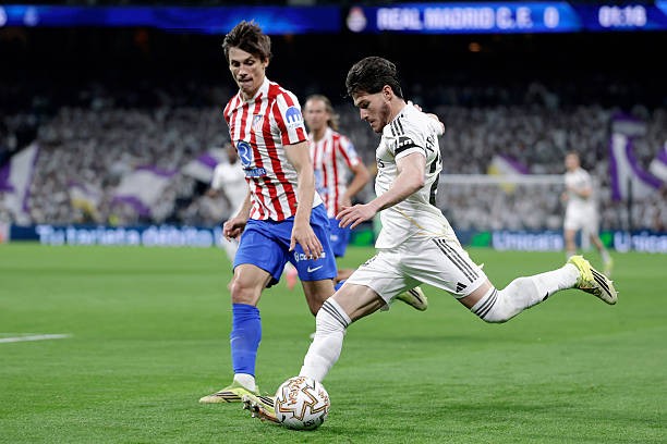 Fran Garcia — 6.6 điểm: Một màn trình diễn nhạt nhòa của hậu vệ này. Anh gặp rất nhiều khó khăn trong việc theo kèm các mũi nhọn của đối phương và hoàn toàn bế tắc trong việc tạo ra những pha dâng cao phối hợp để hỗ trợ mặt trận tấn công như thường thấy.