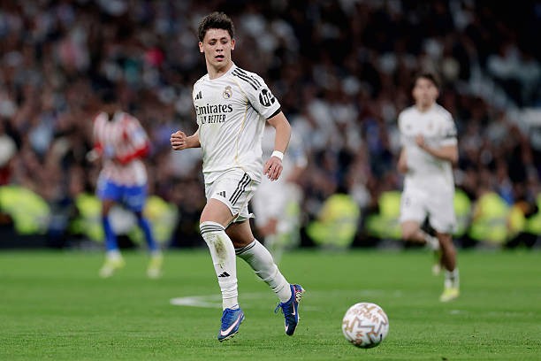 Arda Guler — 6.8 điểm: Có một vài tình huống xử lý bóng khéo léo trong không gian hẹp, nhưng nhìn chung tiền vệ người Thổ Nhĩ Kỳ tỏ ra khá lạc lõng. Việc để mất bóng vài lần khiến những đóng góp của anh vào lối chơi chung bị hạn chế đáng kể trước khi bị thay ra nghỉ.