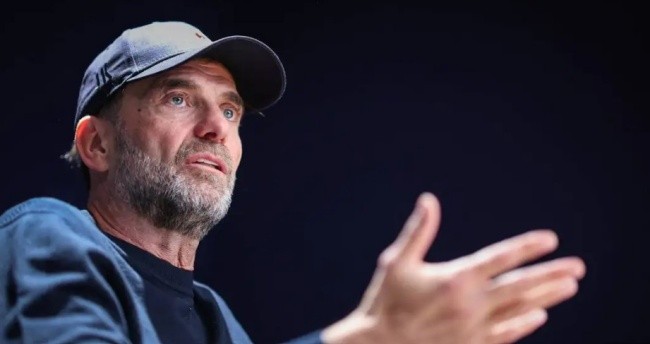 Klopp bác bỏ việc tái xuất băng ghế huấn luyện.